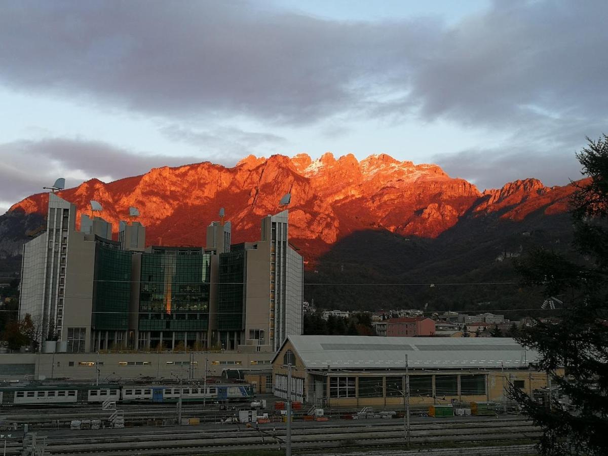 Casa Imbarcadero Lägenhet Lecco Exteriör bild